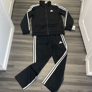 NWT Adidas jogger 2 piece set